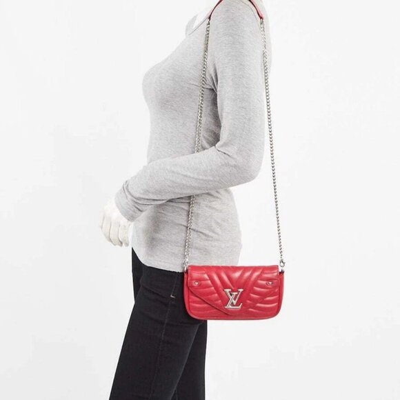 Louis Vuitton Red Quilted Leather New Wave Chain Pochette Bag - Picture 2 of 12